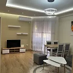 Condor Center Luxury 5 * 티라나