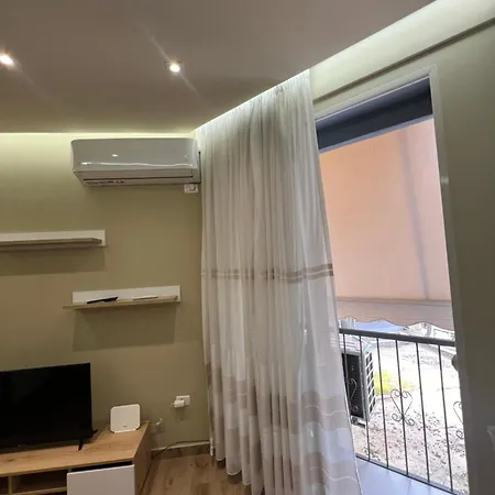 Condor Center Luxury 5 티라나