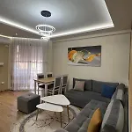 Condor Center Luxury 5 Lägenhet Tirana